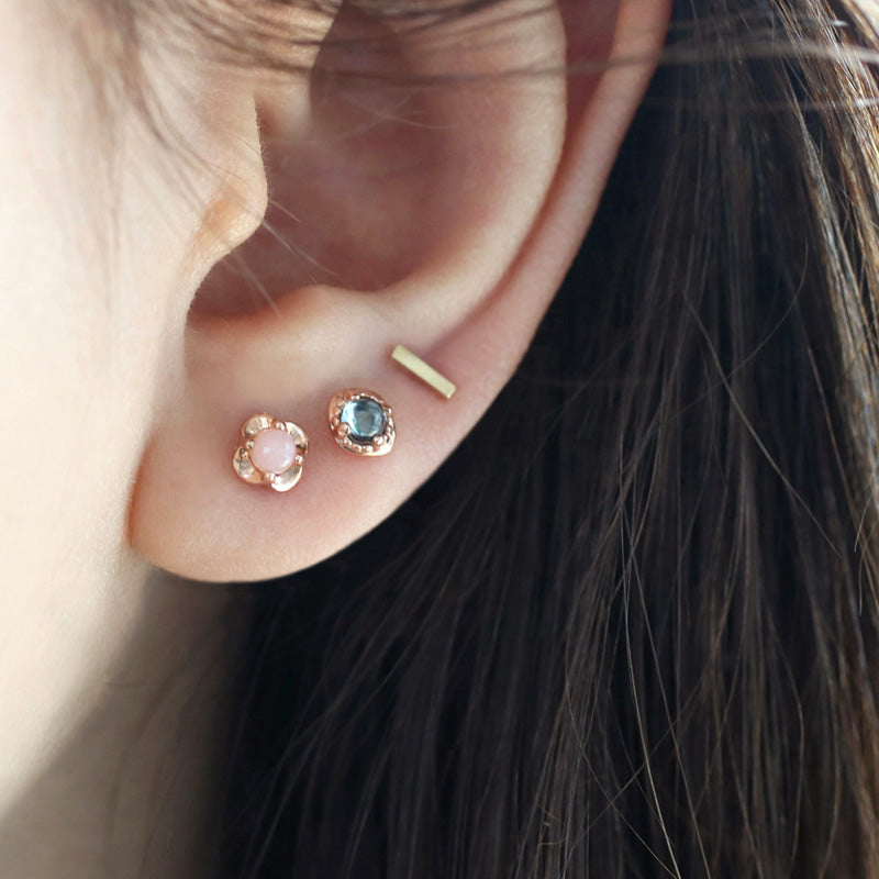 Flower Frame Gemstone Cartilage Earring- 14K Gold