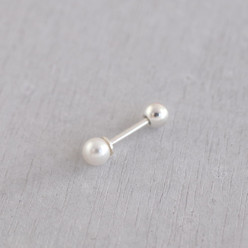 Single pearl stud piercing made from 925 sterling silver